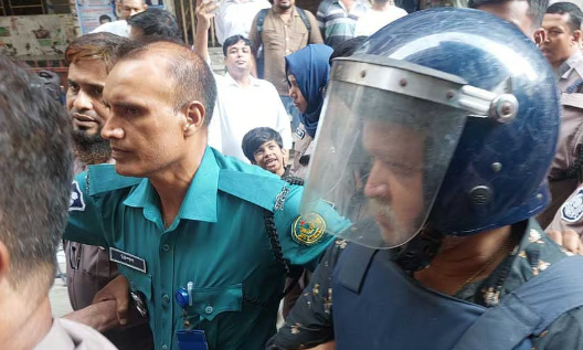 সংযুক্ত ছবি